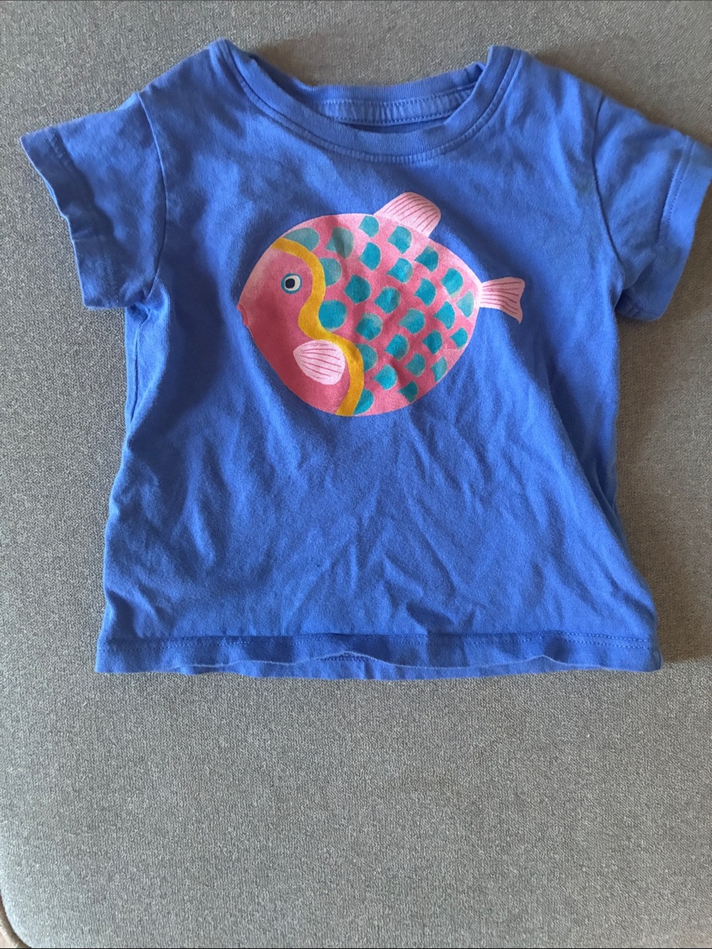 Little Fishy Graphic Tee - Picture 3 of 3